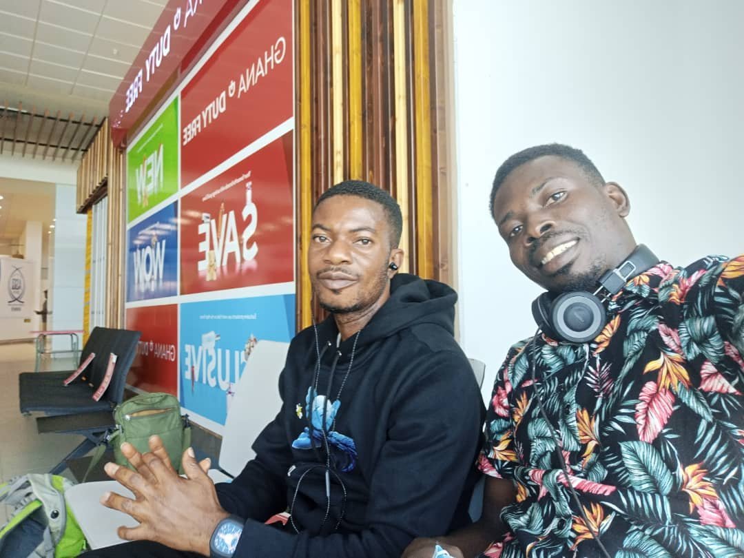 Ashanti-Guides-getting-ready-for-Liberia